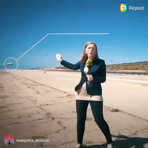 Video: journalist reporting from runway of Simon Bolivar International Airport of Venezuela while Tu-160 landing