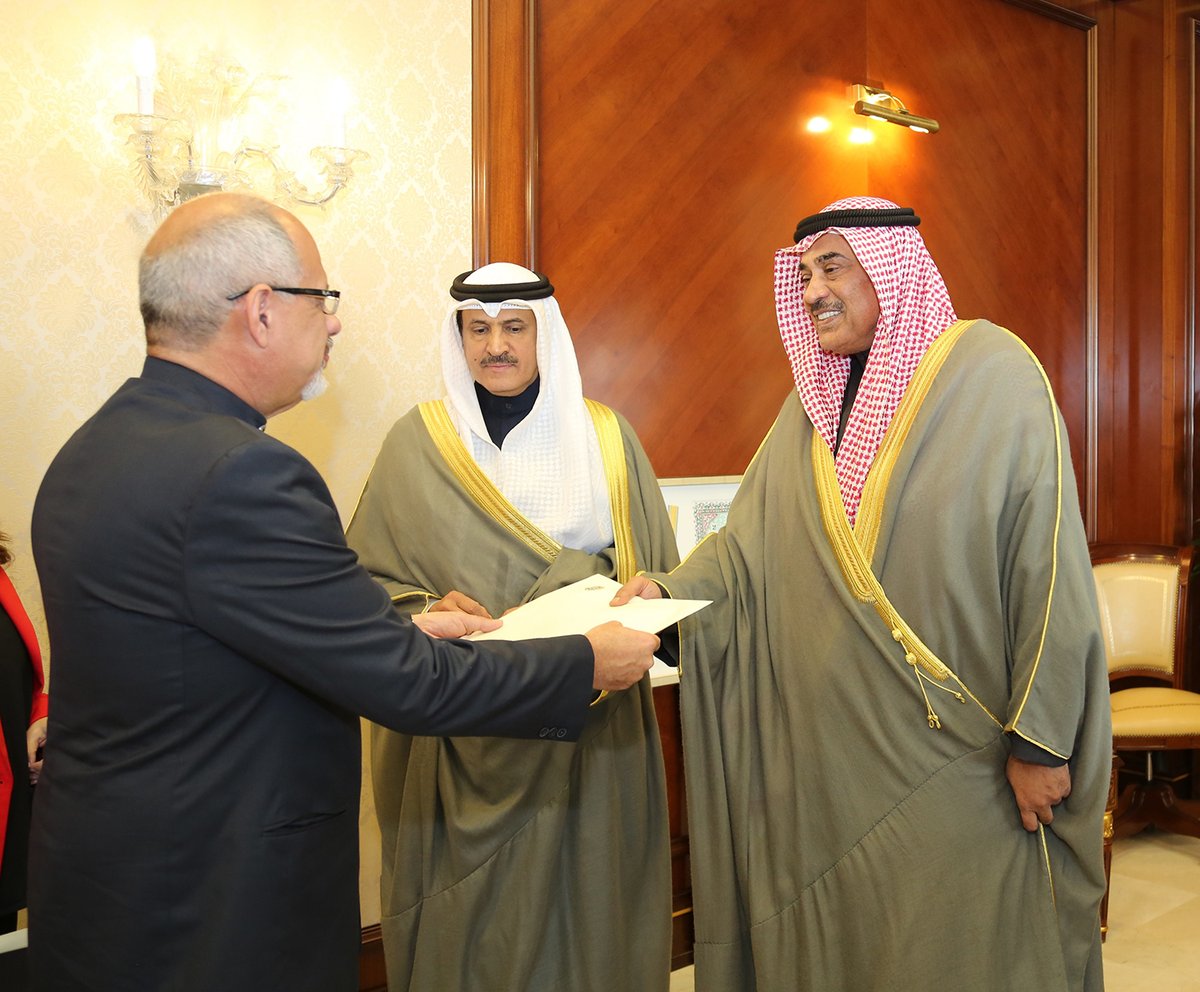 Kuwaiti FM receives new Venezuelan Ambassador's credentials   