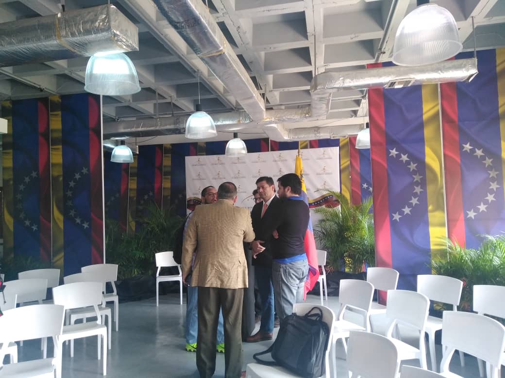 Soon the board of @AsambleaVE will held a press conference.