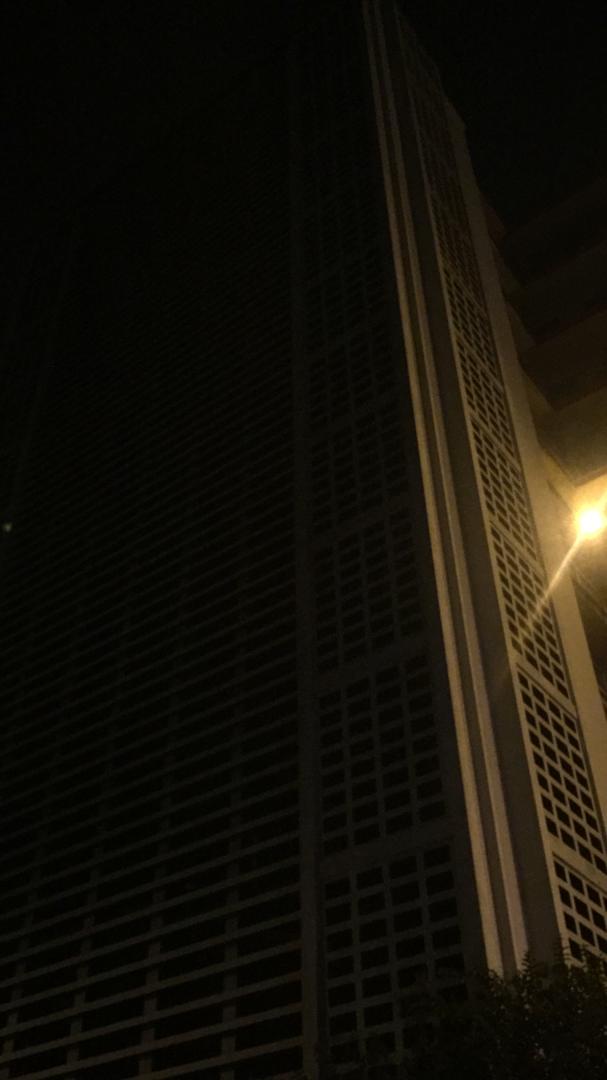 Hospital of Caracas University. More than 4 hours ago there is no electric power. Patients died and relatives are in the outskirts in total darkness.