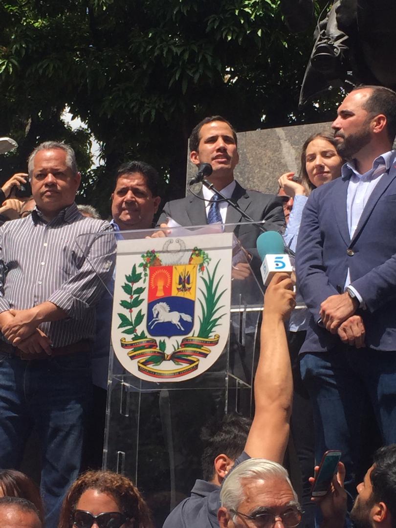 Juan Guaidó: Ponerse del lado de la Constitución aglutina, da fuerza, protege. Si me llevan preso sí sería un Golpe de Estado   