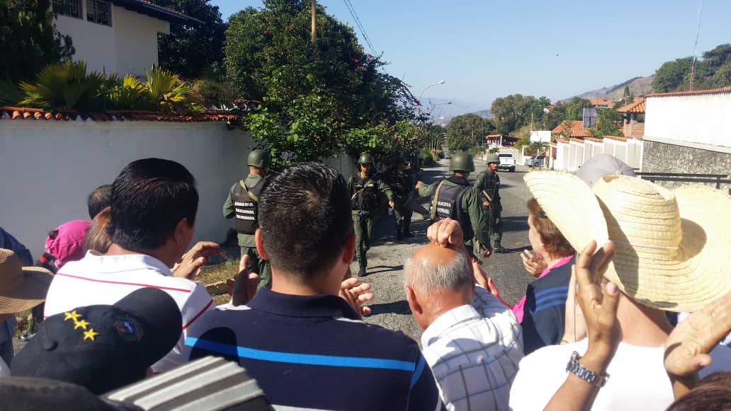 Amnesty Law was delivered by civil society in the detachment of the National Guard(GNB) located in the Urb La Mata de Merida. photo Gustavo Dávila