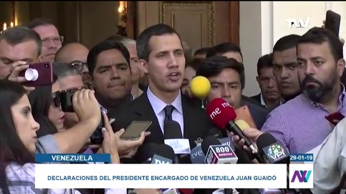 .@jguaido: No desestimo una amenaza de cárcel. No hay nada nuevo bajo el sol, un régimen que no le da respuestas al venezolano, la única respuesta es persecución y vemos como casi 40 venezolanos han sido asesinados en menos de una semana. 