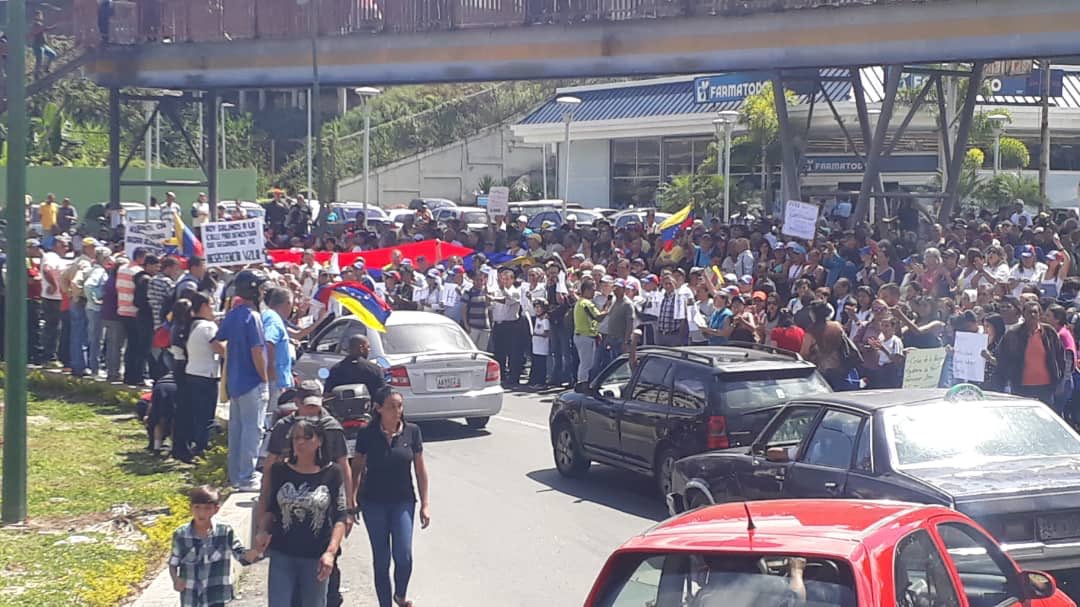 In Los Teques (Miranda), citizens declare support to Juan Guaidó, and the cease in the usurpation of Maduro