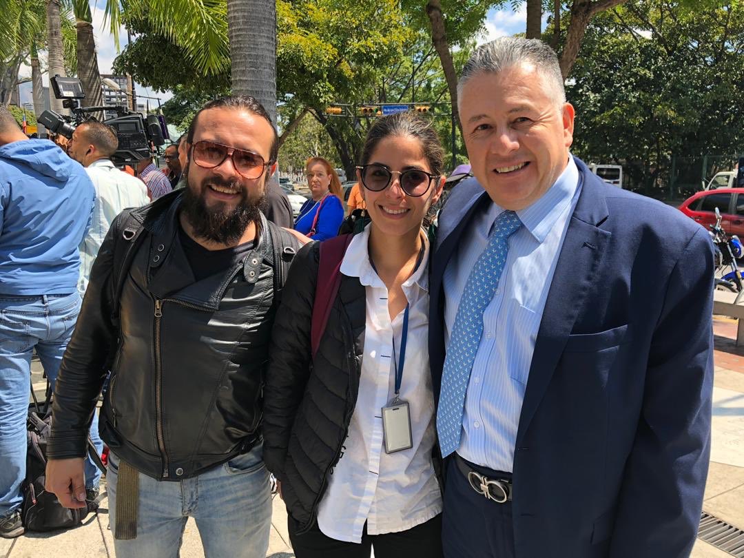 Colombian journalists @EFEnoticias freed with Charge d'Affaires Embassy of Colombia