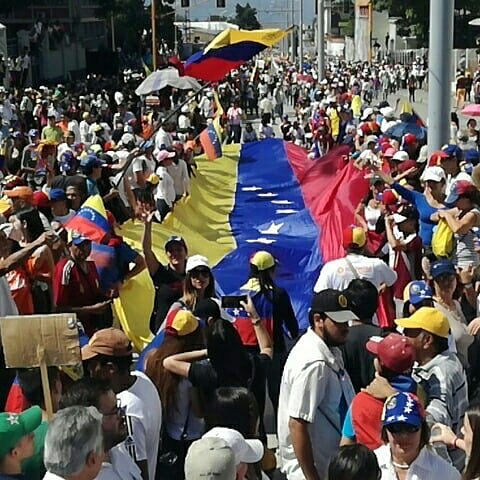 People of Merida gathered on Don Tulio Febres in support of the Humanitarian help to Venezuela
