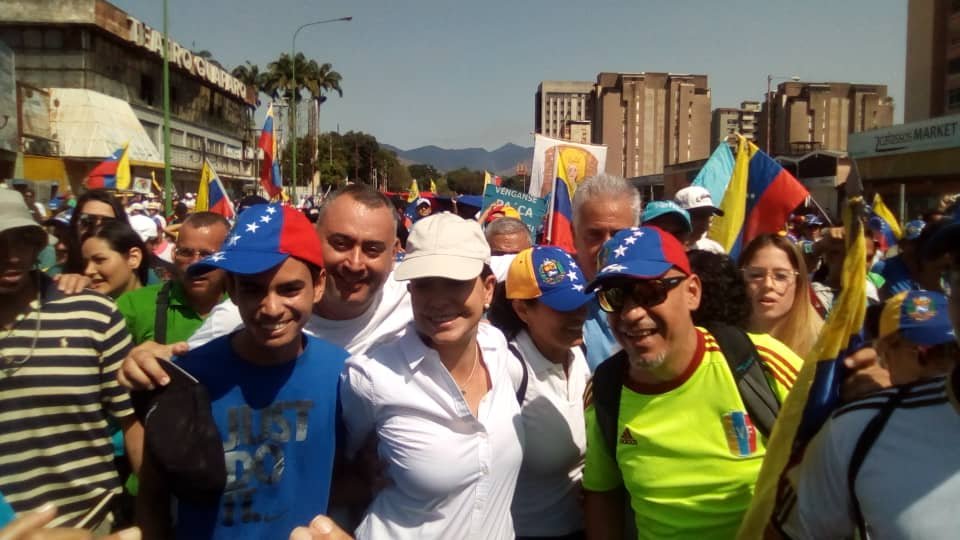 @MariaCorinaYA accompanies mobilization in the Redoma de Guaparo, Valencia.