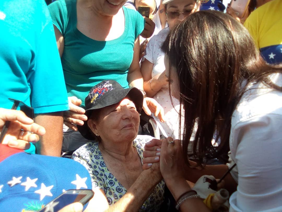 @MariaCorinaYA accompanies mobilization in the Redoma de Guaparo, Valencia.