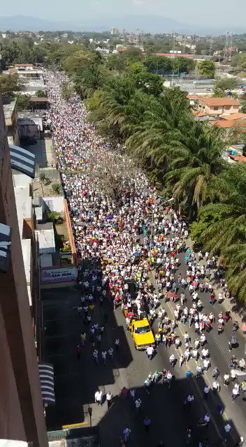 Rally today in the twin cities of Acarigua-Araure Portuguesa in support of the acting president @jguaido