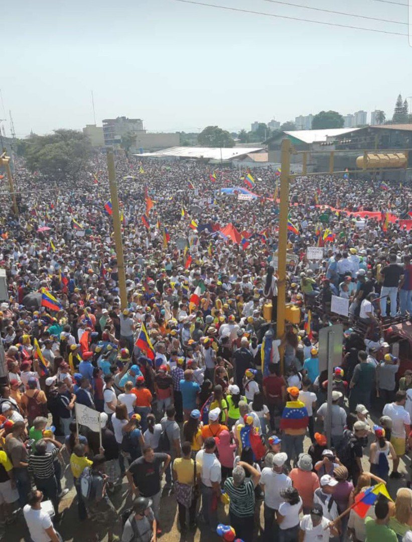 This is the rally in support of @jguaido in Maracay
