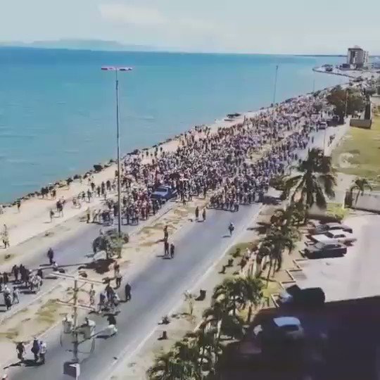 Anti-Maduro protests in Cumana, Sucre, Venezuela. Previously this city was overwhelmingly pro-government, it is interesting to see how they have taken the streets today. 