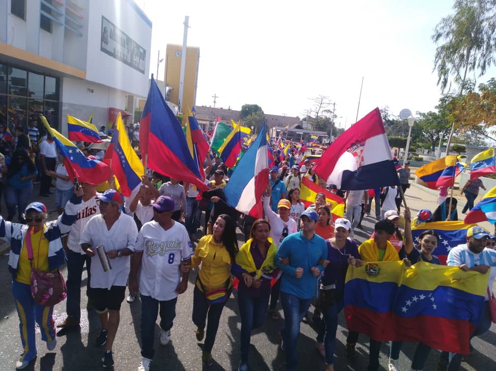 SantaRita Zulia el pueblo salió a la calle a gritar libertad ElMundoEstáConVenezuela 