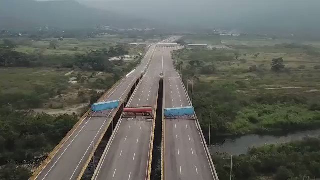 Aerial images of the blockade executed by the Maduro regime on the border bridges with Colombia to prevent the entry of humanitarian aid.