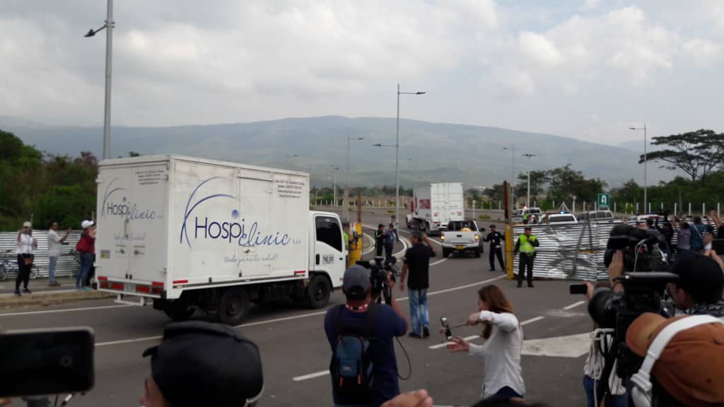 At this moment 9 trucks with humanitarian aid to Venezuela arrive at the collection center in Cúcuta.