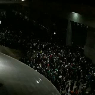 Clashes between PNB officials and railway users at the La Rinconada station after a severe delay during the Friday afternoon 