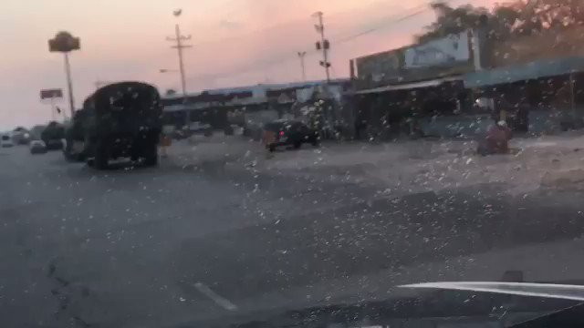 This video taken in Barinas, Venezuela yesterday evening shows 3 BTR-80s and a military truck moving through Barinas. 