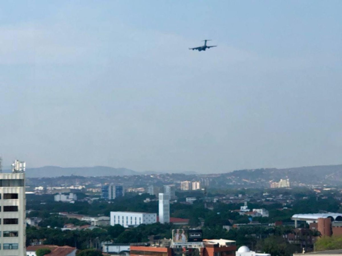 The third US plane arrived in Colombia with help for Venezuela