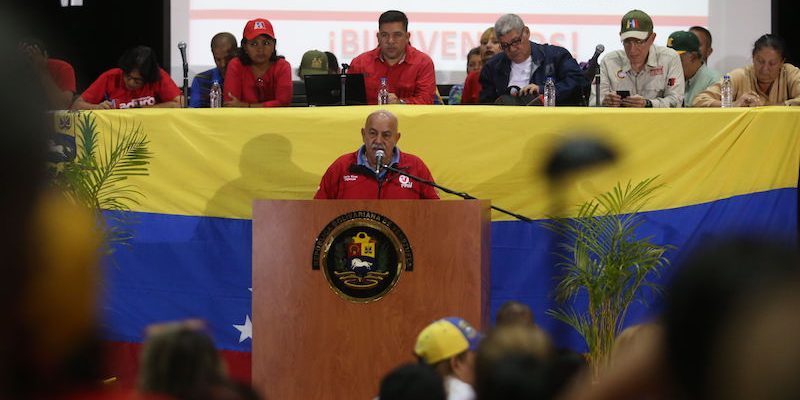 Pro-Maduro changes the location of the concert to Puente Las Tienditas and announces that it will be 3 days instead of 2 days as originally announced