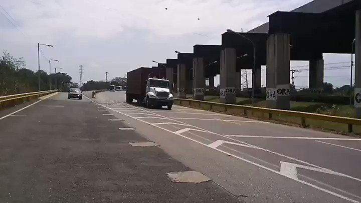 Caravan of Guaido with MPs of the National Assembly passes through Aragua