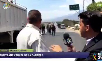 National Guard officials prevented traffic in the adjoining La Cabrera tunnel. Deployed tear gas at MPs who were traveling in caravan to Cúcuta. It can not be that our national guards come to this, said @MariMagallanesC