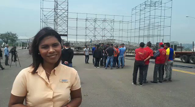 Preparations for the big concert (Maduro) at the Binational Bridge Tienditas
