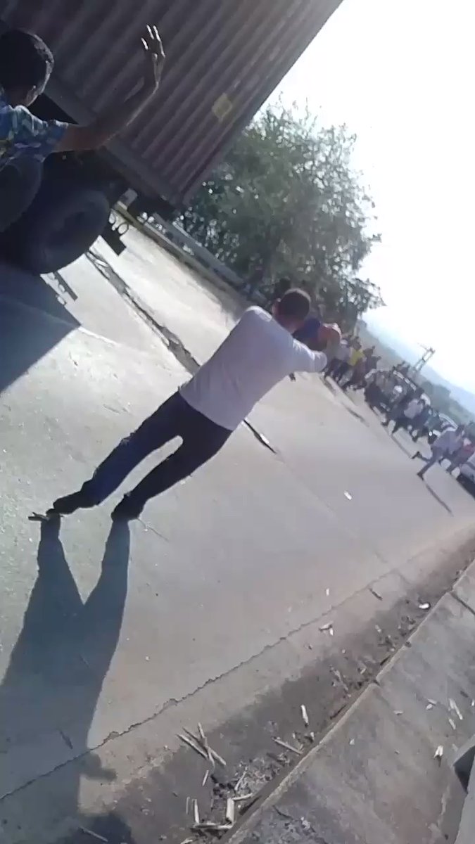 People forces GNB to open the pass