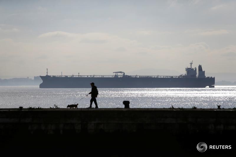 Crews to abandon two Venezuelan tankers stuck in #Portugal - operator