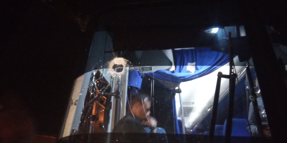 Caravan of MPs that moves to the city of San Cristóbal Táchira, was attacked by two blunt objects at the height of Guanare, Portuguesa. One of drivers seriously wounded
