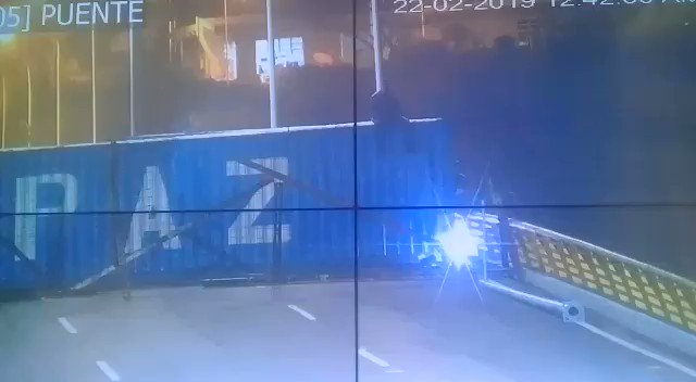 Video: Venezuelan soldiers have welded containers on Tienditas bridge to not allow humanitarian aid into the country