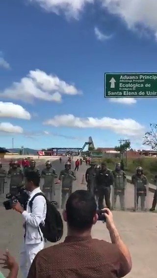 Venezuelan military keeps the Venezuela-Brazil border closed. People shout You are killing us with hunger. Santa Elena de Uairen in Bolivar