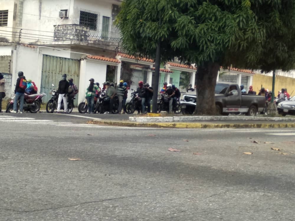 Yaracuy: groups of maduristas protected by the Guard and police
