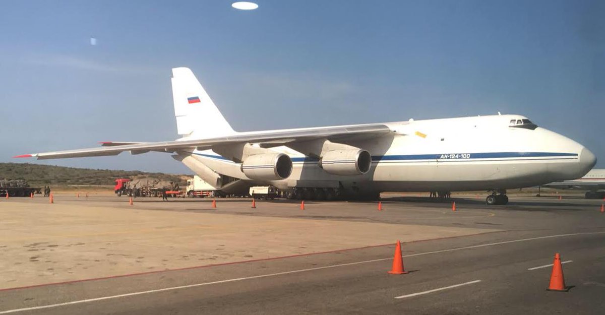 In this photo trucks are observed unloading from Antonov 124 of the Russian Air Force that arrived today at Maiquetía.