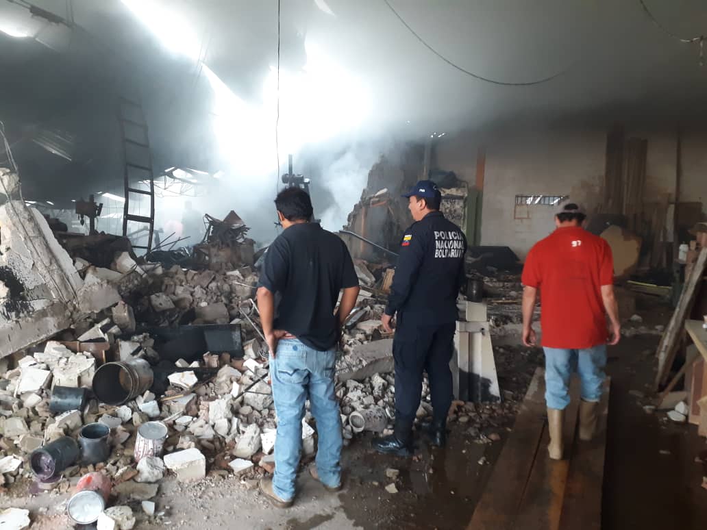 Barinas: heated electrical lines generated a fire in Socopó carpentry