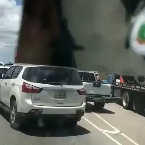 A plane type PA-31 with license plate YV312 (altered) from Venezuela was found on the road that joins La Romana with Punta Cana in the Dominican Republic. Possible related to drugs smuggling 