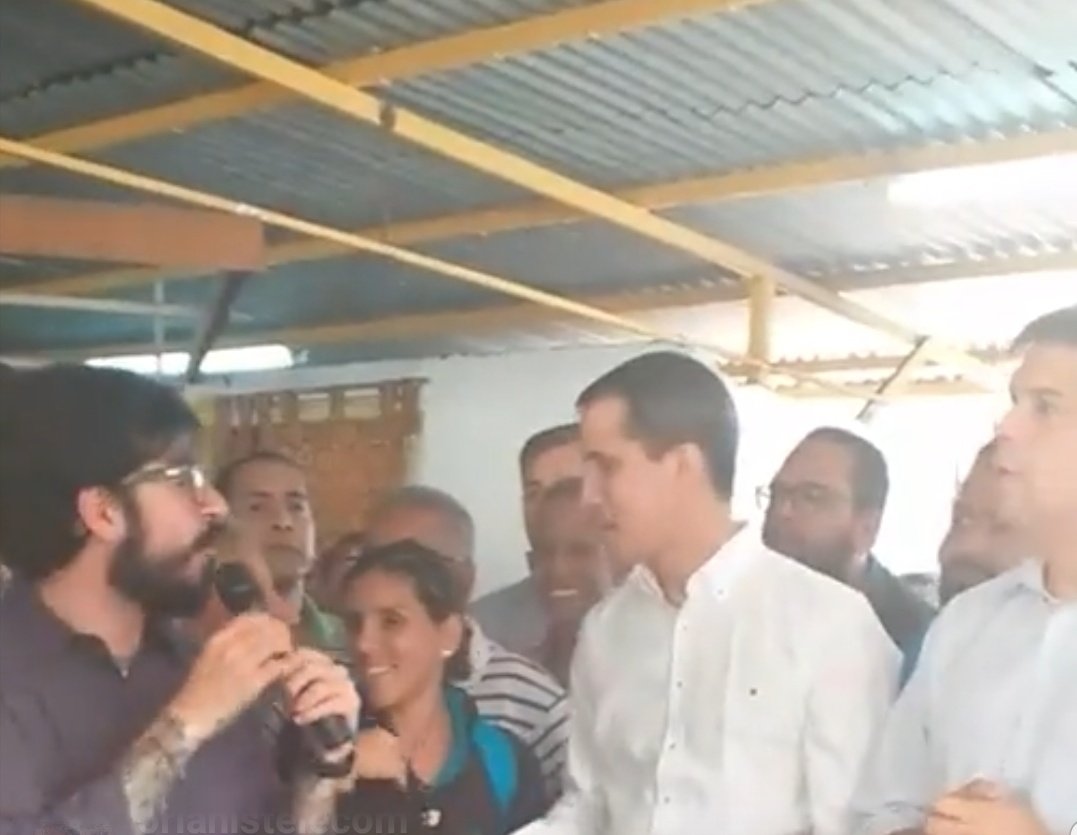 . @jguaido made surprise visit in Petare. There was no call for media. @jguaido at dawn in Petare one of the most popular areas of Caracas 