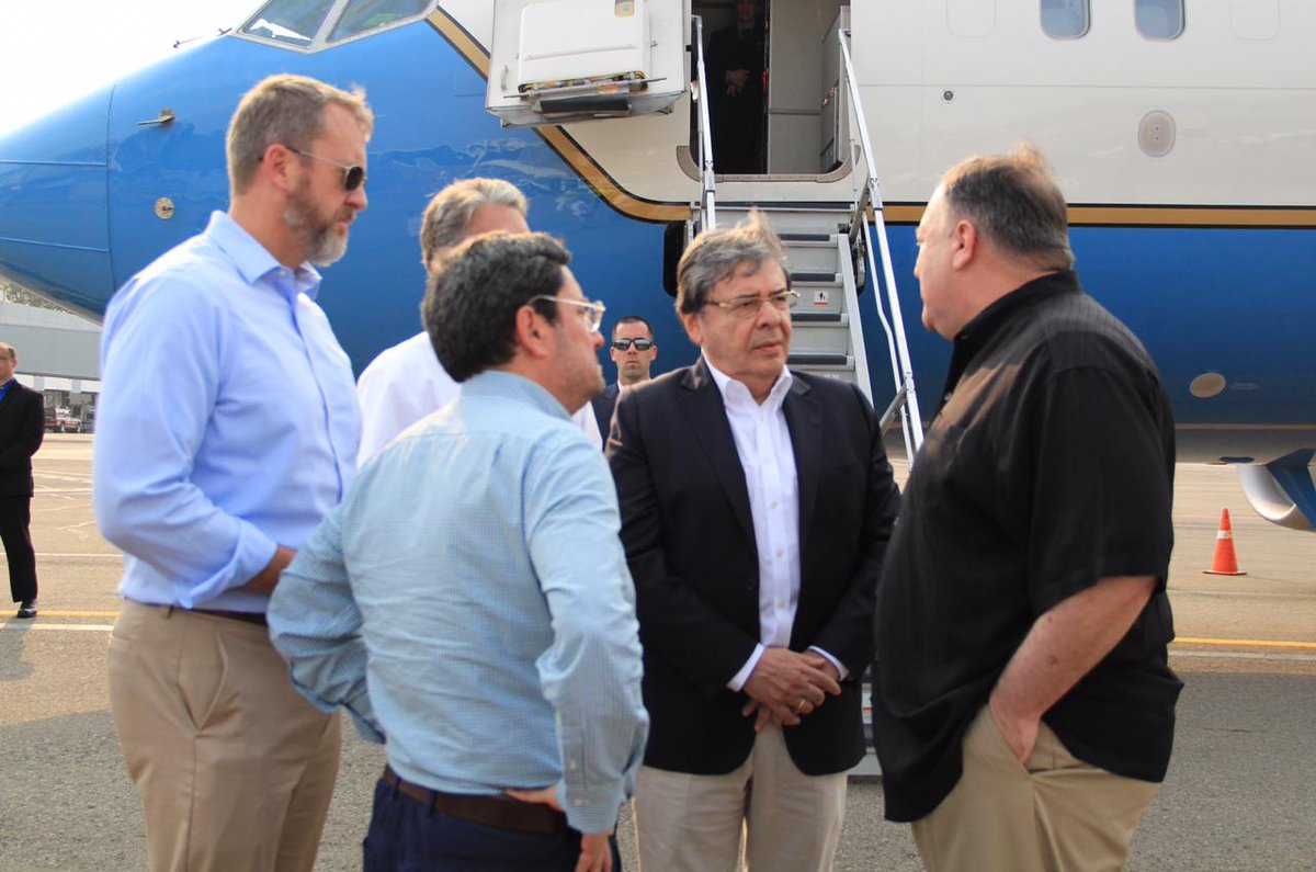 MFA @CarlosHolmesTru received at the Camilo Daza International Airport the Secretary of State of the USA @SecPompeo who has just arrived in Colombia