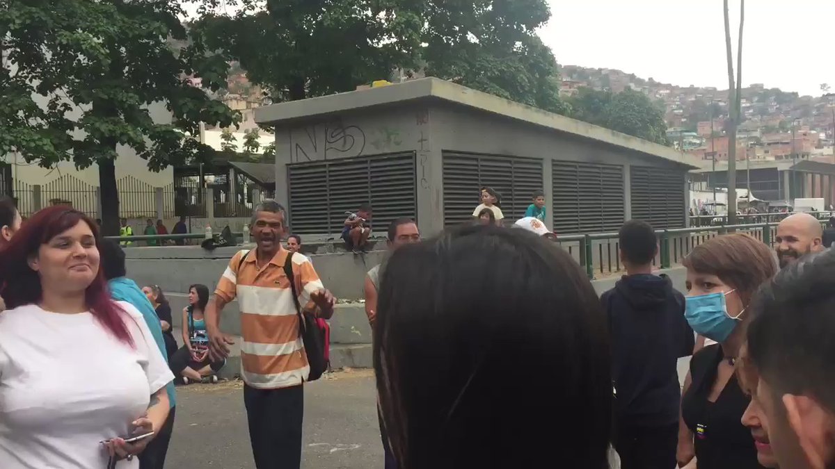 In El Valle protesters burn Judas