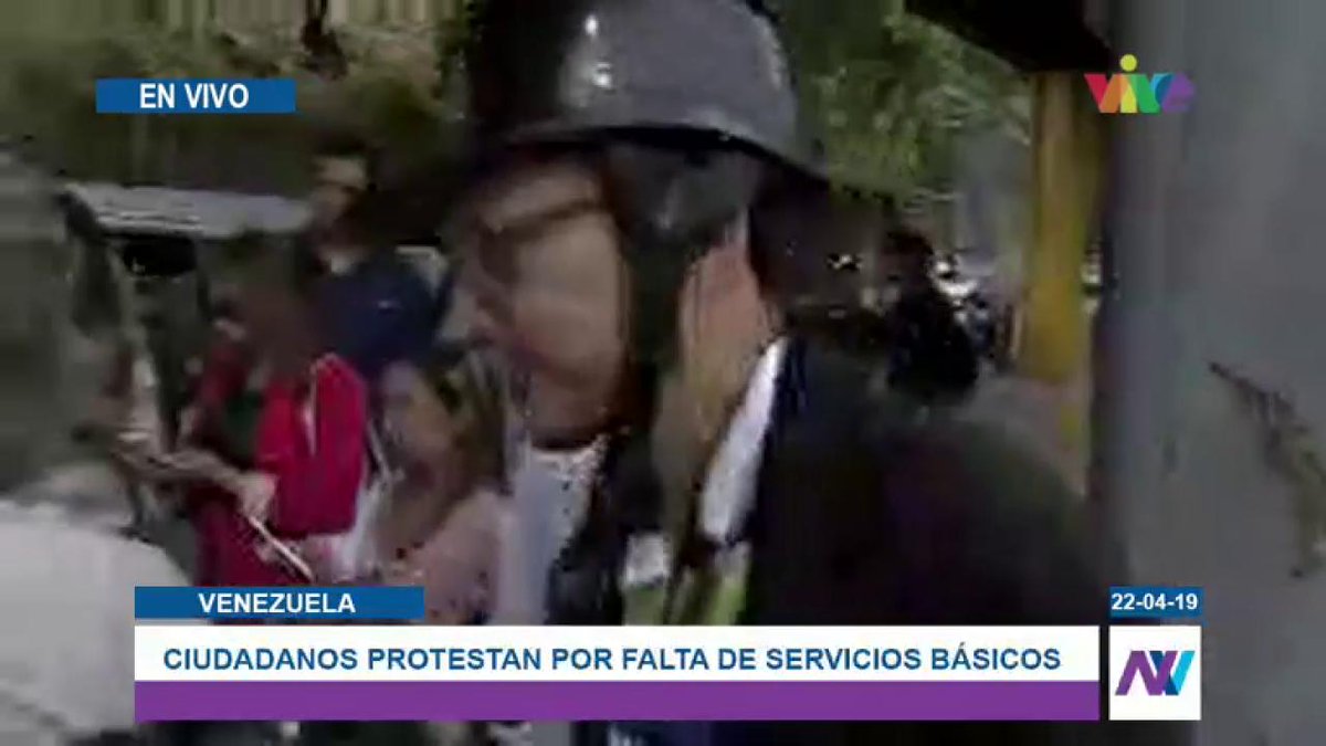 Caracas Protest We are in protest because Venezuelans have water deficiencies, and when the water arrives, it is dirty, said a citizen at a protest in Las Mercedes.
