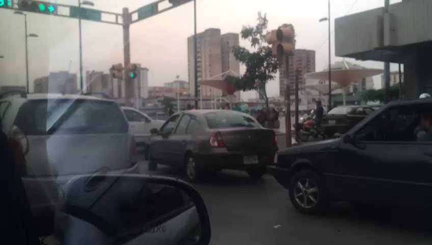 Aragua: Collectivos on motorbikes are present at the Plaza Bicentenaria, located on Avenida Bolivar in the center of Maracay, where @jguaido is expected to talk about the so-called Operation Freedom