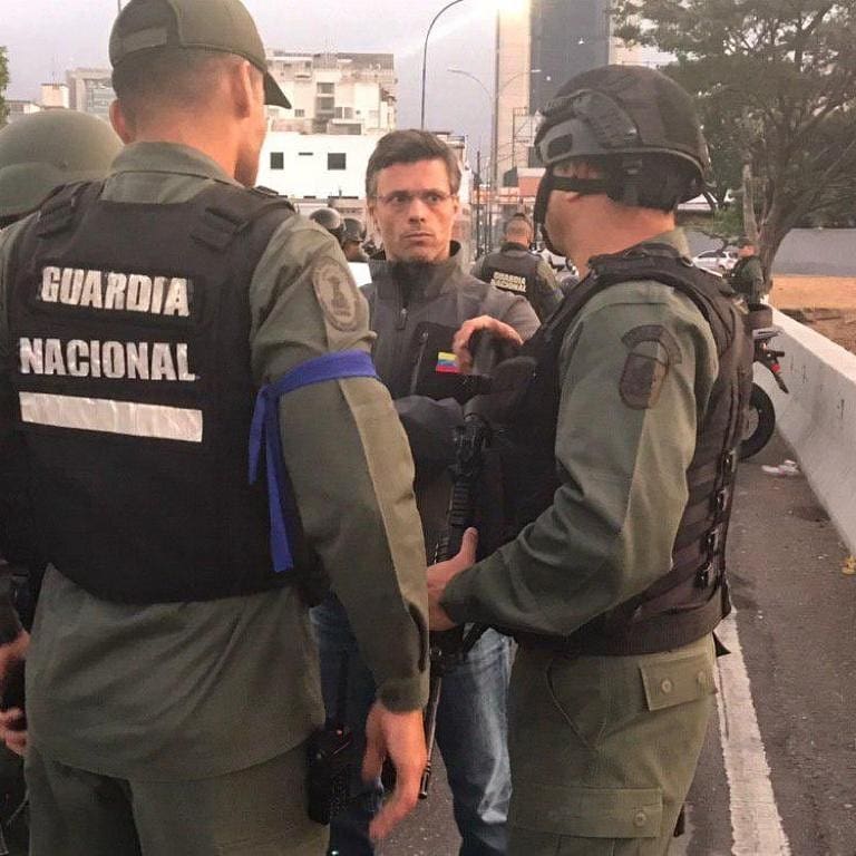 Leopoldo López and @jguaido at the outskirts of La Carlota Air Base in Caracas
