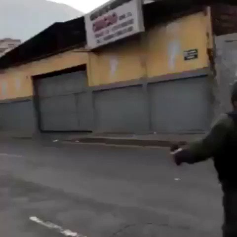 Soldiers at surroundings of La Carlota urging people to join them - @soldadoDfranela