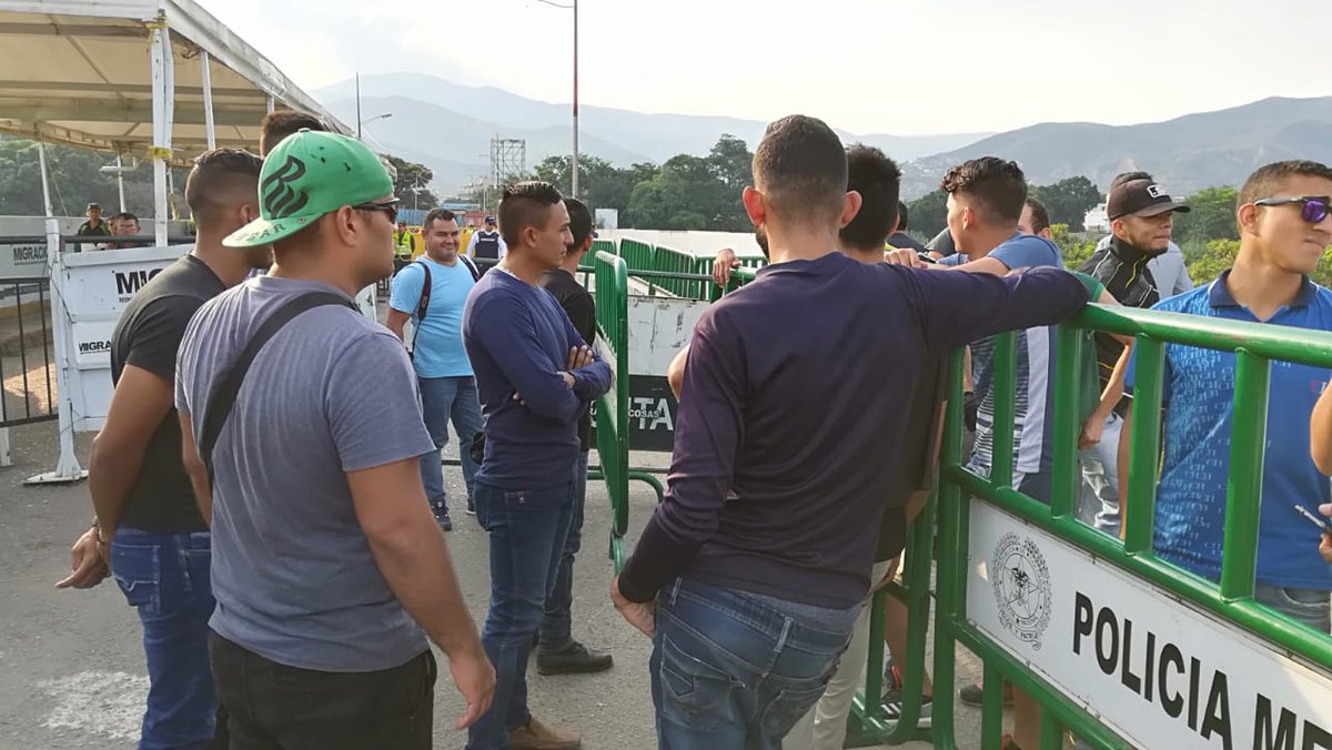 Venezuelan military deserters on the Colombian border arrive at the Simón Bolívar bridge as part of Operation Libertad in their country