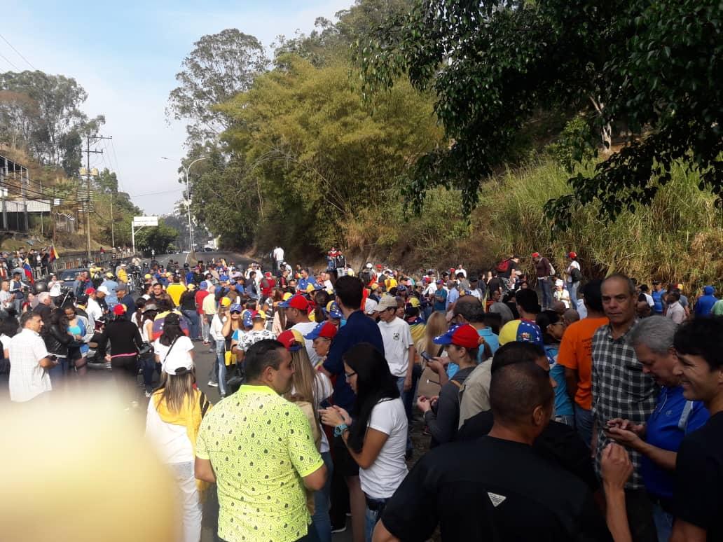 Protesters coming at Pan-American Highway in the area of Los Salias