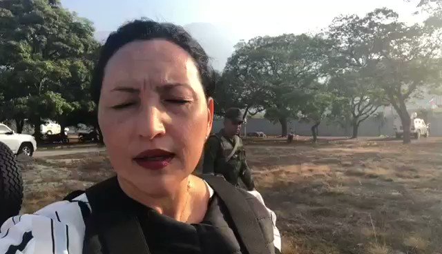 Report of @madeleintlSUR from La Carlota air base. It is being hold by pro-Maduro forces