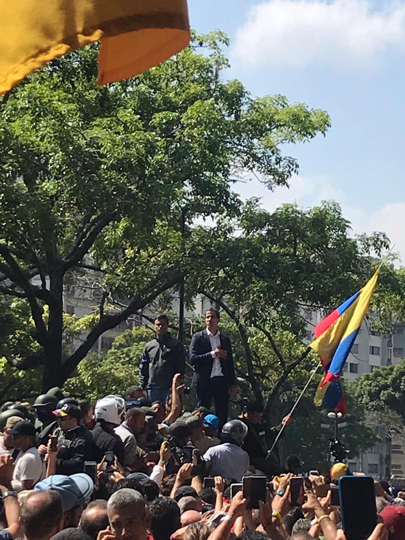 Acting President Juan Guaidó (@jguaido) with Leopoldo López in Plaza Francia in Altamira.