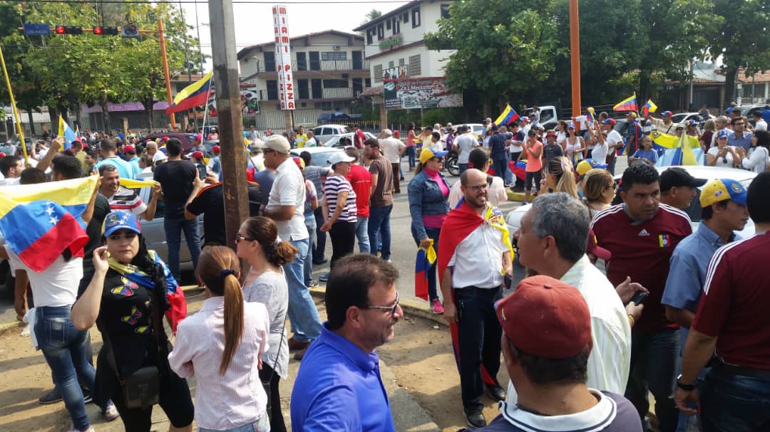 In Barinas, citizens continue to arrive at the rally points in support of President @jguaido