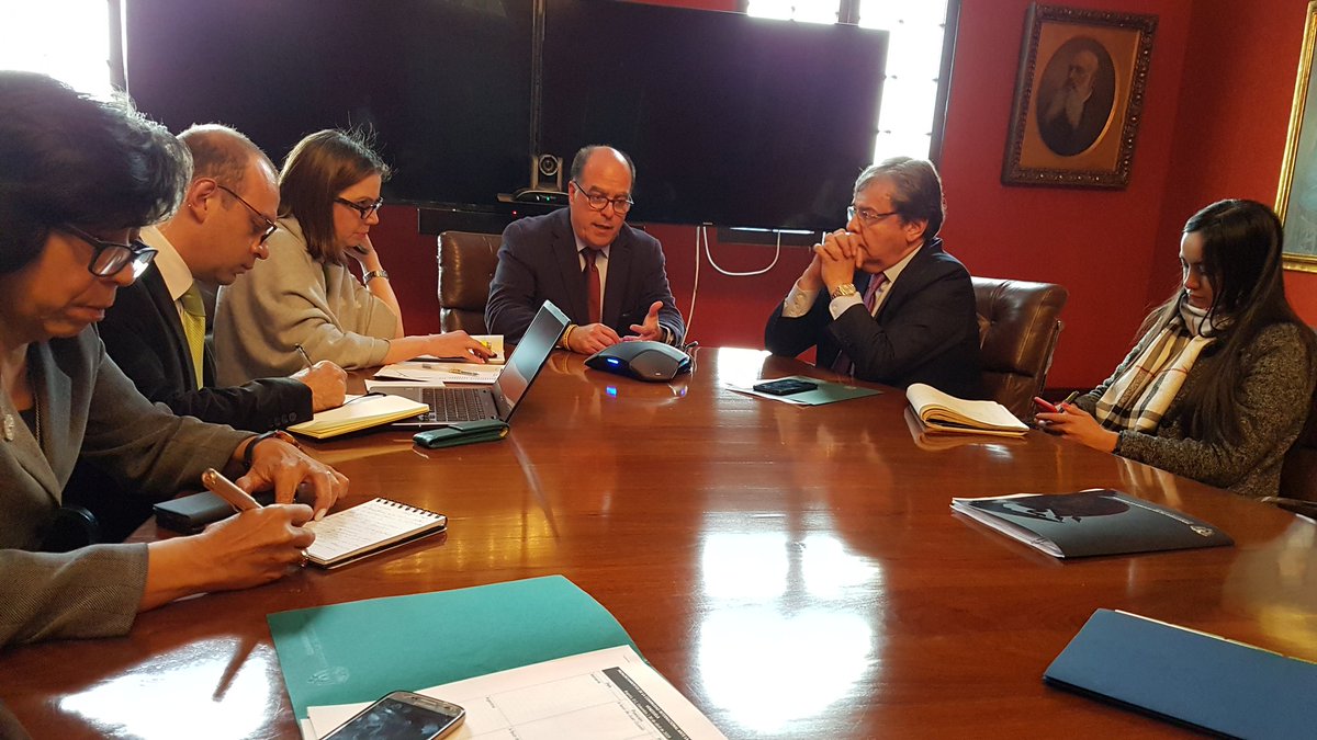 Colombian MFA @CarlosHolmesTru participates in an emergency meeting of the Lima Group on telephone