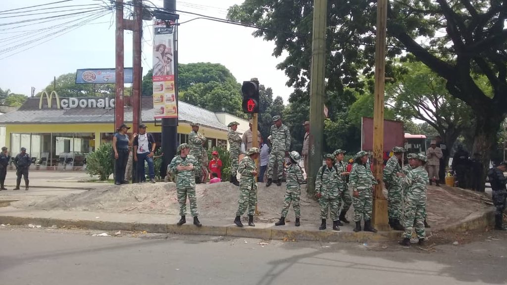 Guárico: After talking with leaders of Frente Amplio, the police force allows a truck with the sound that will lead the opposition march in San Juan