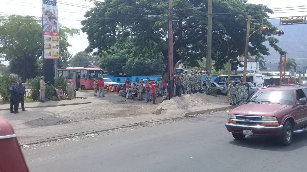 Guárico: After talking with leaders of Frente Amplio, the police force allows a truck with the sound that will lead the opposition march in San Juan