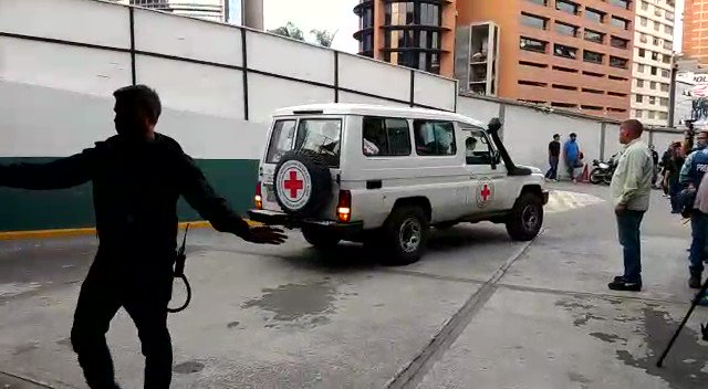 Venezuelan Red Cross takes a wounded man to the Chacao Health Center. There are already 41 people attended at the health center on the afternoon of this 1May.